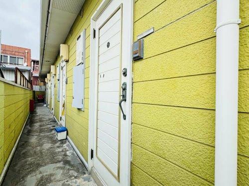 シングルステージの玄関