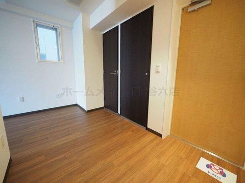 アーバンフラッツ瓦町の玄関