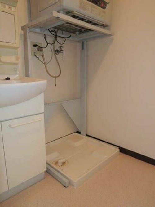 FOUR LEAVES前田の内装