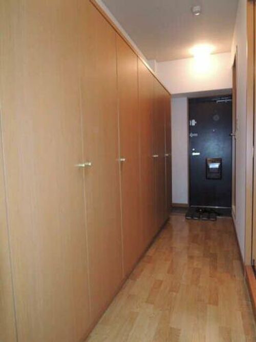 FOUR LEAVES前田の内装