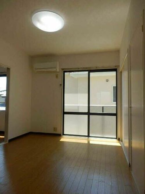 サンハイツルナⅡの居間