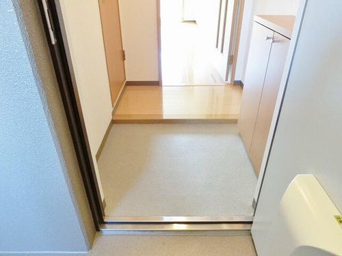 滋賀県湖南市石部南8丁目(マンション)の賃貸物件2-Bの玄関