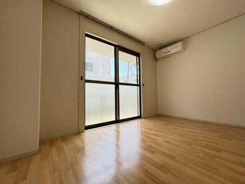 エクセライフ1高辻の居間