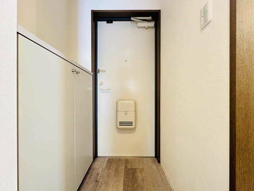 レザンボナール葵の玄関