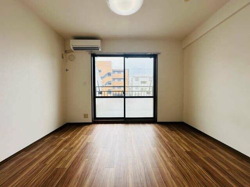 レザンボナール葵の居間