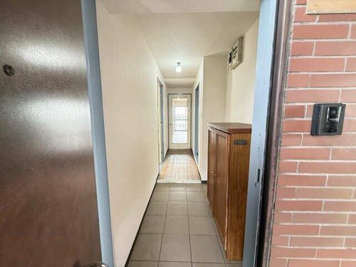 エミネンス江南の玄関