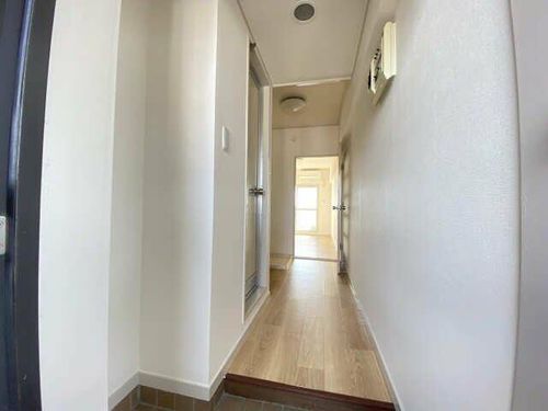 千成ハイツの玄関