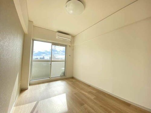 千成ハイツの居間