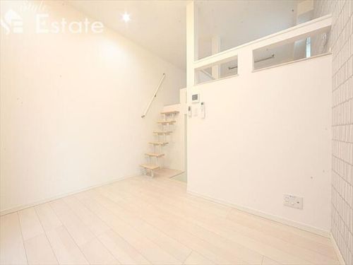 愛知県名古屋市中村区中村本町1丁目(アパート)の賃貸物件102の居間