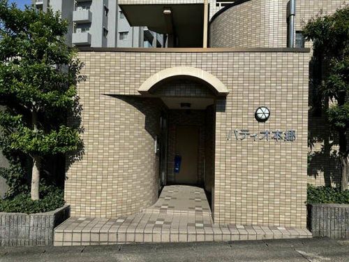 パティオ本郷の玄関
