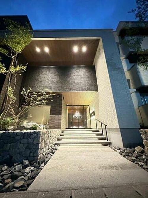 ヴェルデ小田井の玄関