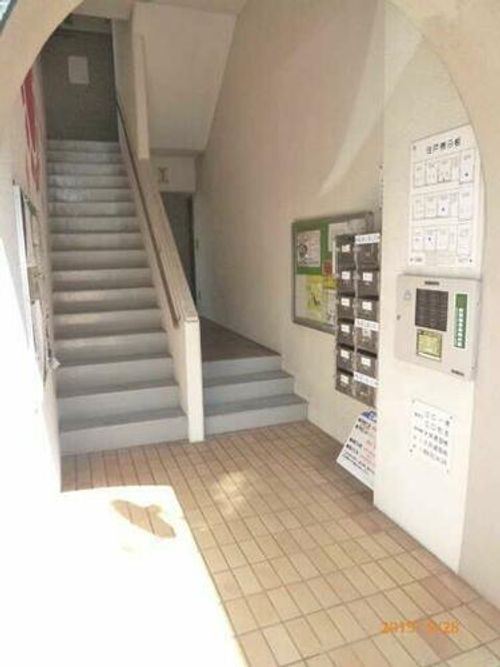 サンハイツ五才美の玄関