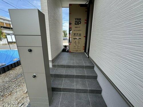 愛知県尾張旭市庄南町1丁目(一戸建)の賃貸物件の玄関
