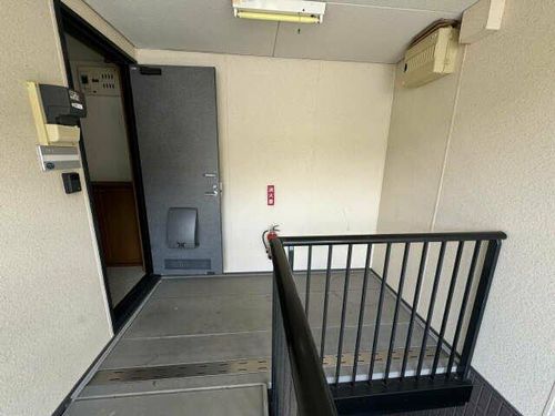 フォレストパークA棟の玄関