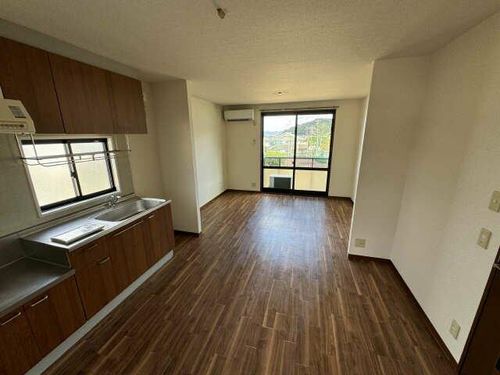 フォレストパークA棟の居間