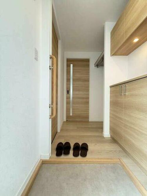 ソレーユ曙 E棟の玄関