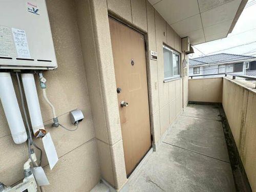 メゾン稲葉の玄関
