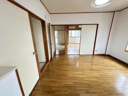 メゾン稲葉の居間