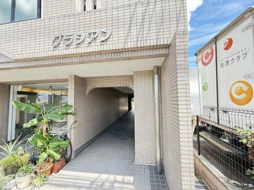 グラシアンの玄関