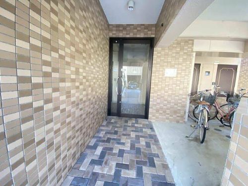 グレイス・1の玄関