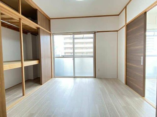 楠マンションの居間