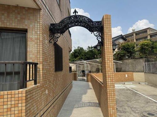 オオタピア植田 302号室の玄関