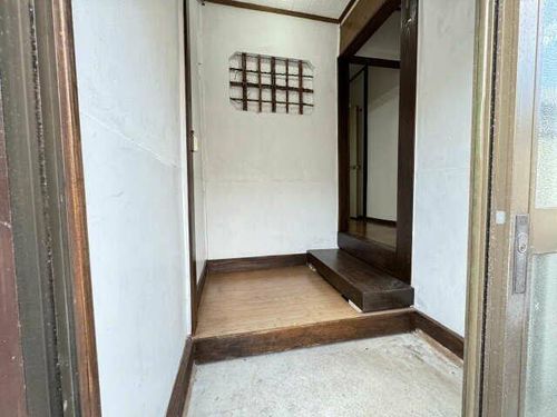 愛知県岩倉市八剱町郷(一戸建)の賃貸物件の玄関