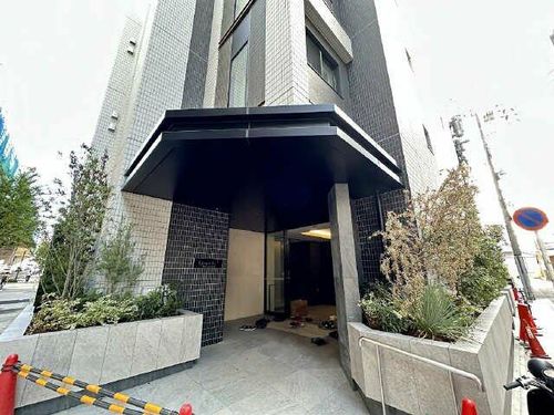 ローレルアイ名駅東の玄関