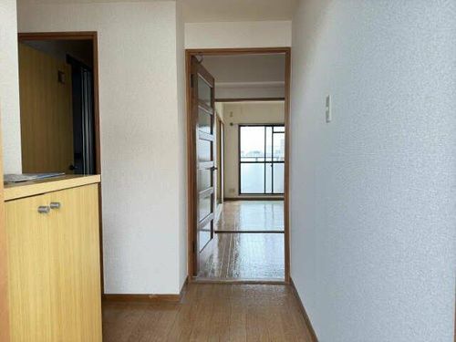 ハイツ山崎の玄関