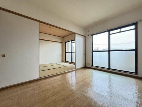 ハイツ山崎の居間