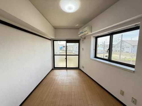 プチマンション江南の居間