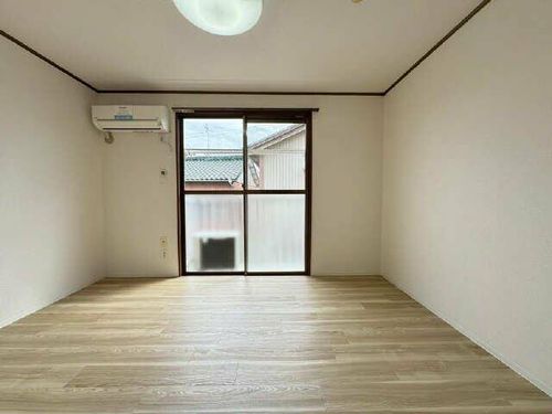 エステート飛高の居間