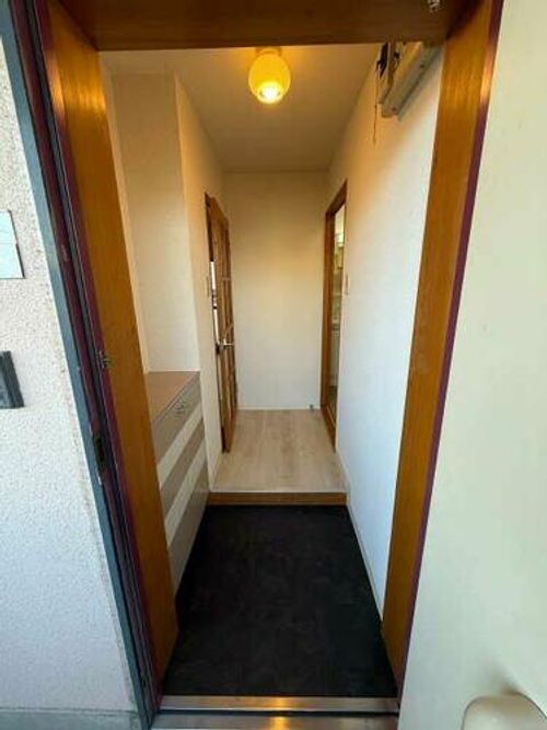 東マンションⅡの玄関