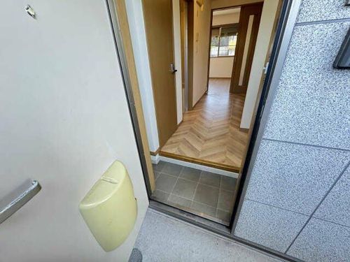 アムール南加木屋の玄関