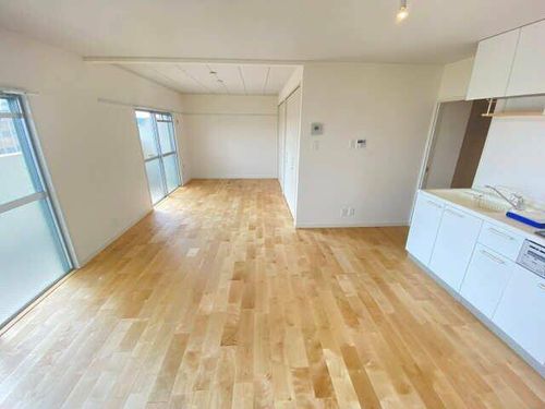 メゾン貴船 Cの居間