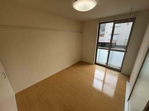 プレミアス向山の居間