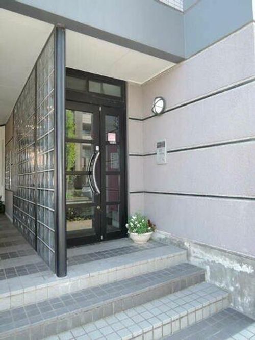 MAISON HARUTANOの玄関