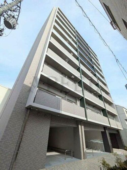 Alivis北梅田の外観