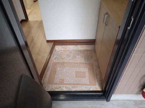 プレミール・Mの玄関