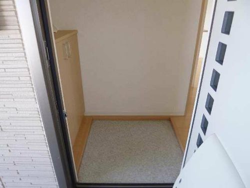 メゾン アートカミサワの玄関