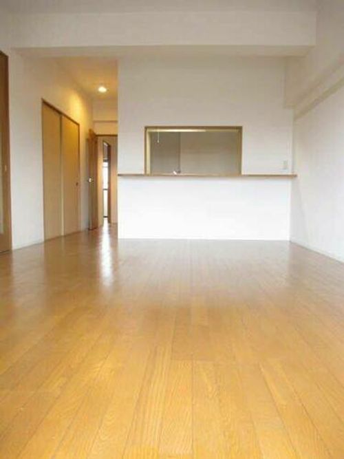 マイハイム末広の居間