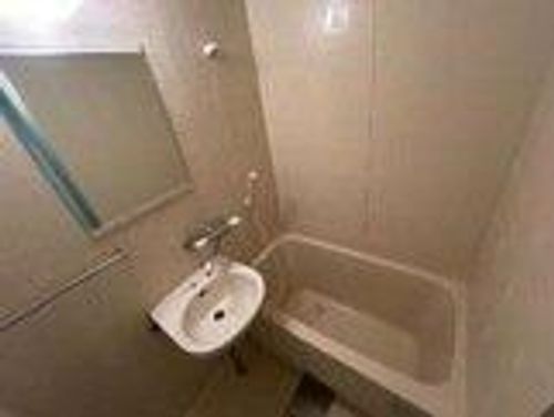 グリーンヒルズ図書館通りの風呂