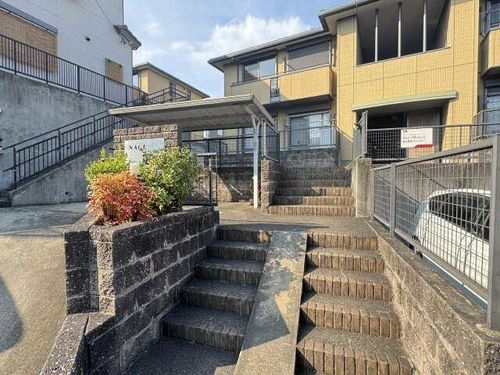 凪 Bの玄関