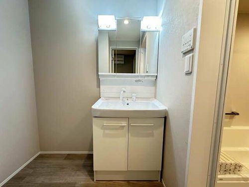 ニュー令和の内装