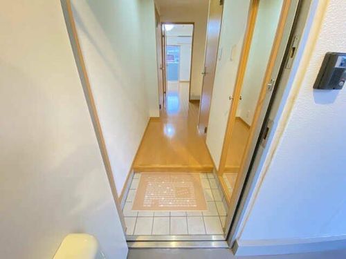 ルヴァンキャトルの玄関