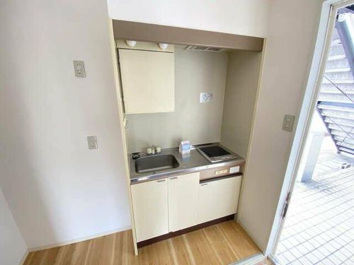 クリスタルビレッジB棟のキッチン