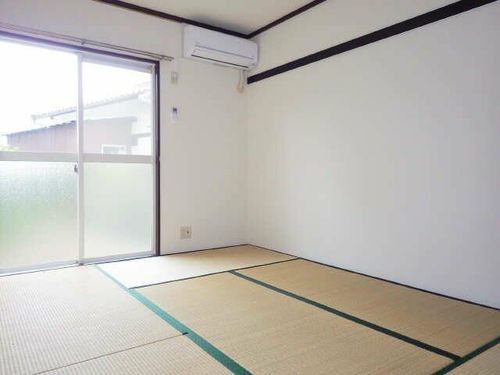 おーくたうん長久手 A棟の居間