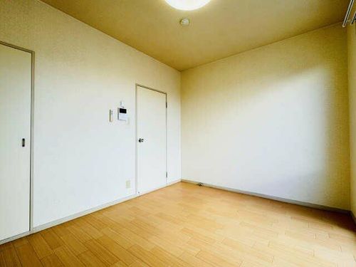 フレグランス花塚の居間