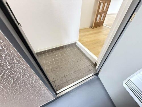 ファミールT・J201の玄関