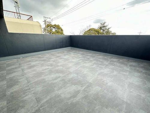 Veloce一社の玄関